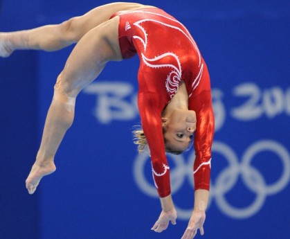 开云-海港蓉城申花最后2轮赛程对比：谁能夺冠一目了然，半程冠军崩塌的真相