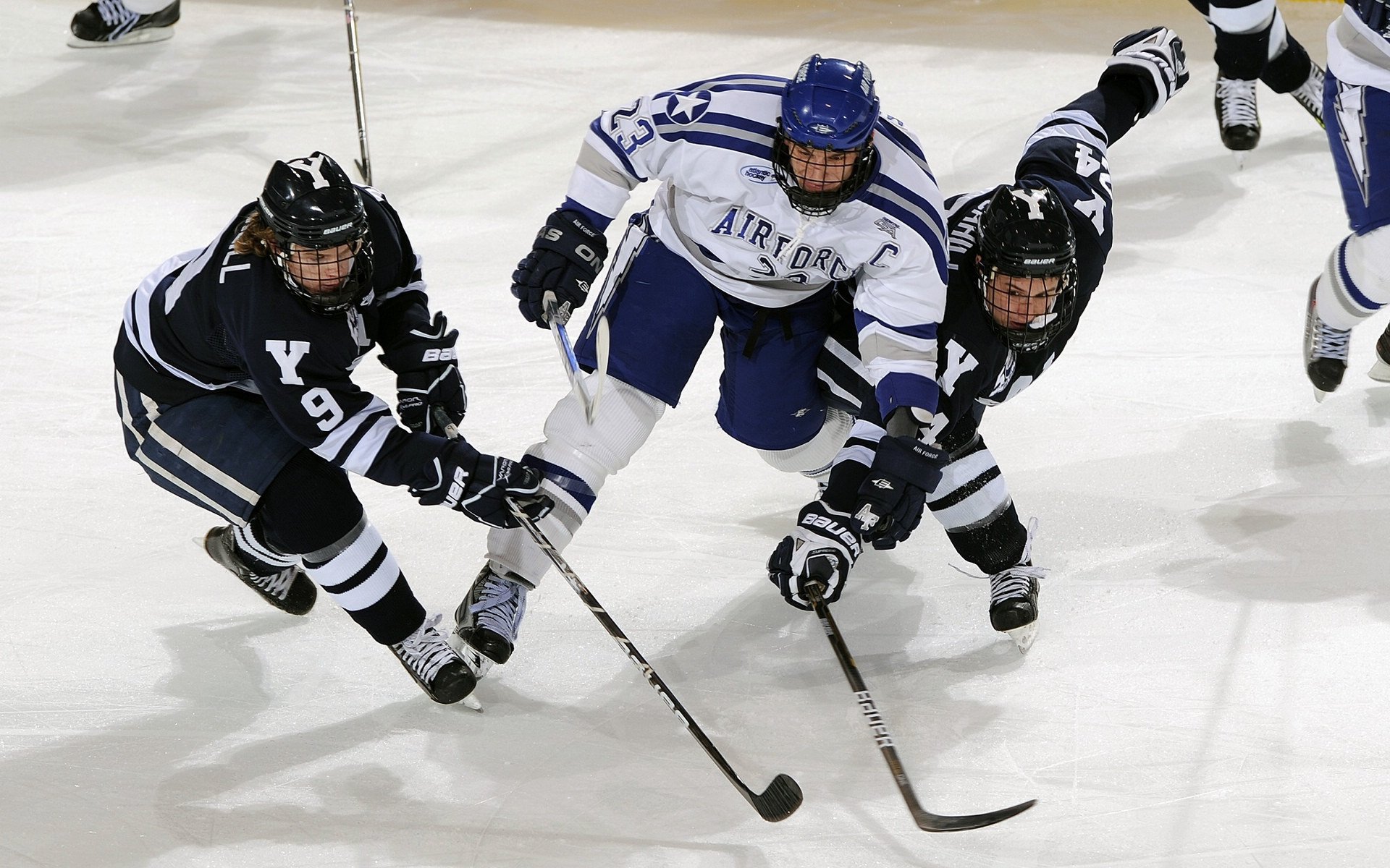 火箭凶猛3连胜!30分钟赢绿军33分打疯了 杜兰特领衔7人上双,火箭队连败纪录